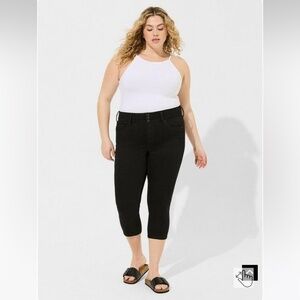 TORRID Black Crop Jeggings 16 Stretch Denim Five-Pocket